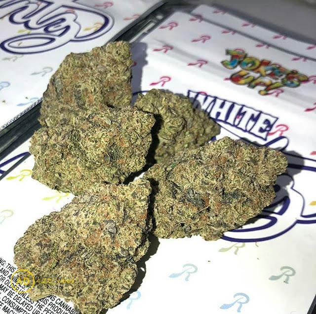Buy White Runtz Strain in Germany,